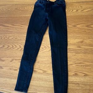 black skinny jeans